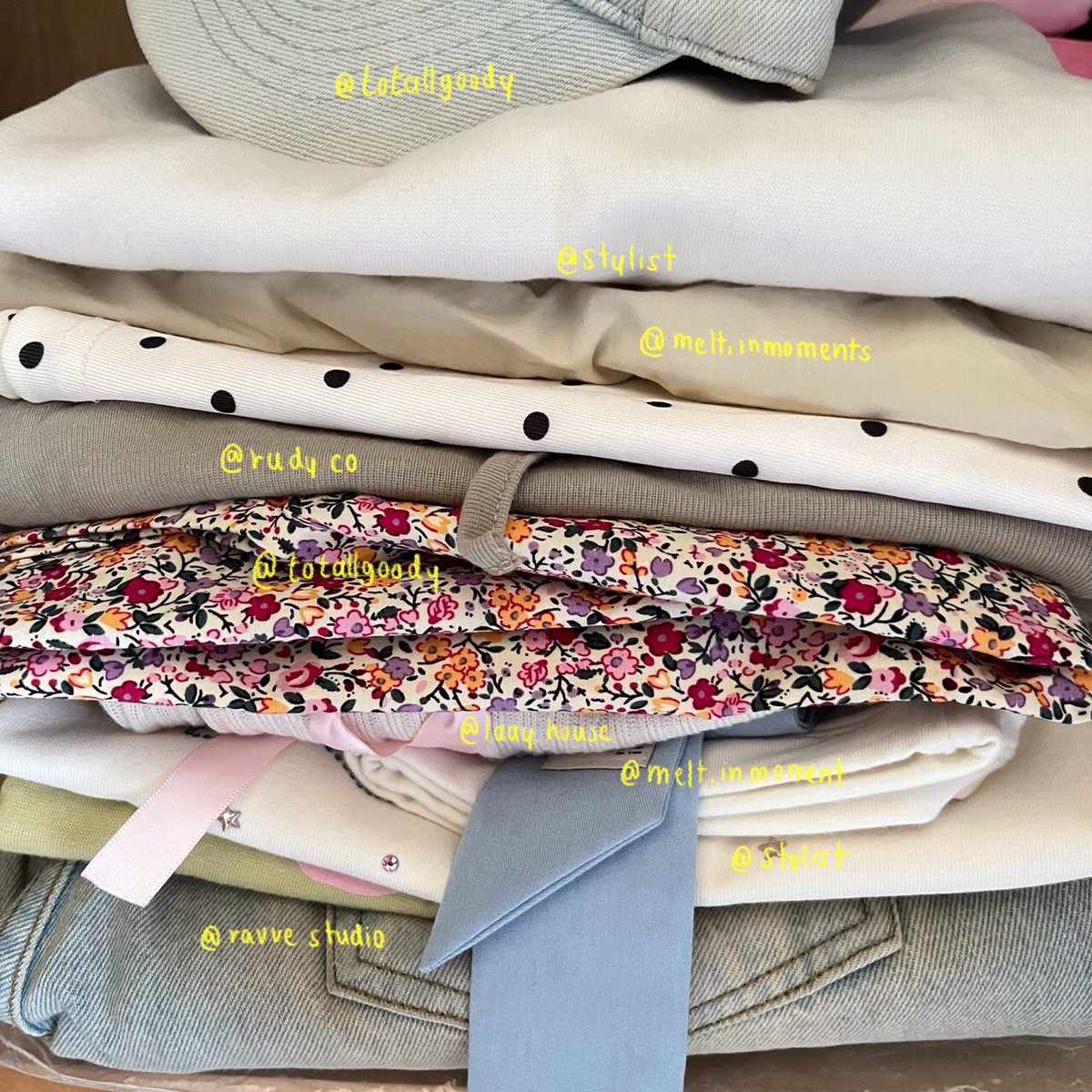 lynrvh's tweet image. โล๊ะ ส่งต่อเสื้อผ้าแบรนด์ไอจี💭♥️ 
ส่งฟรีทุกตัว ! ( ไม่บวกเพิ่ม )

 มีทั้ง stylist , melt.inmoments , totallgoody , ravve studio , rudy 

ถ้าลงพรุ่งนี้ 16:30 มีคนสนใจม้ายคะ
ใครสนใจฝาก mention หน่อยค้าบ
#เสื้อผ้ามือสอง #แบรนด์ไอจี #ส่งต่อstylist #เสื้อผ้ามือสองสภาพดี