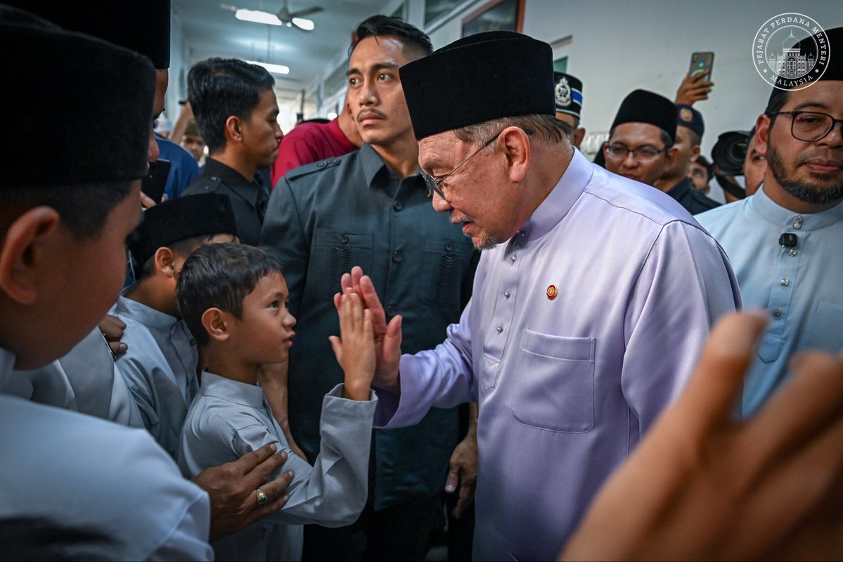 Anwar Ibrahim tweet media