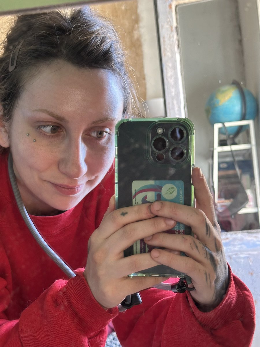 лиля́ кеба́б (lily churrasco) tweet media