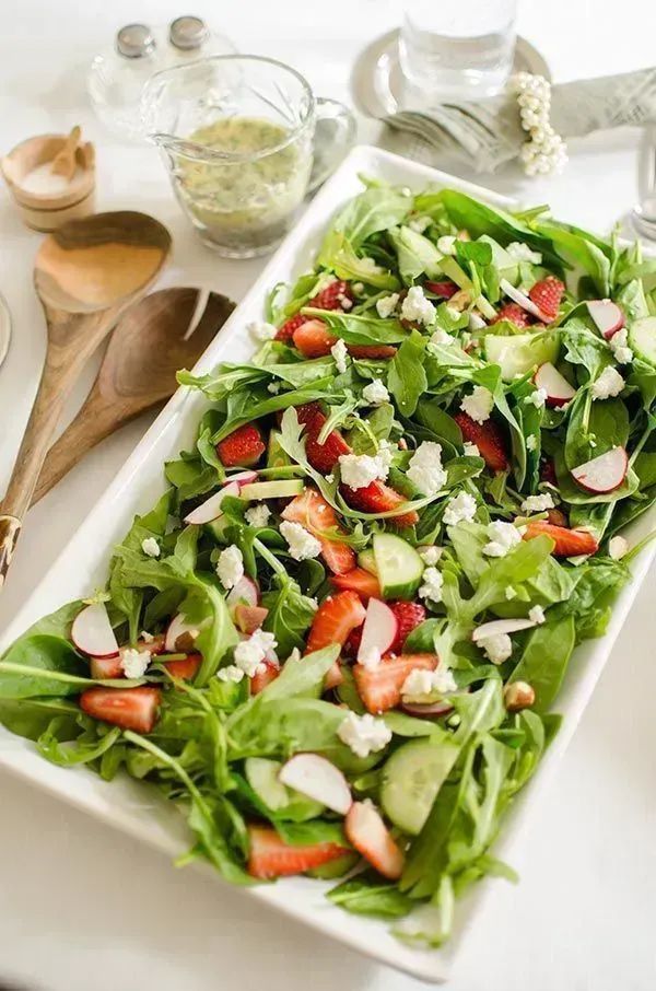 Living_Lou's tweet image. Make this strawberry spinach salad with almonds, arugula and a homemade poppy seed dressing with fresh thyme. YUM. 

RECIPE: buff.ly/2G5rOAg
#salad #strawberries