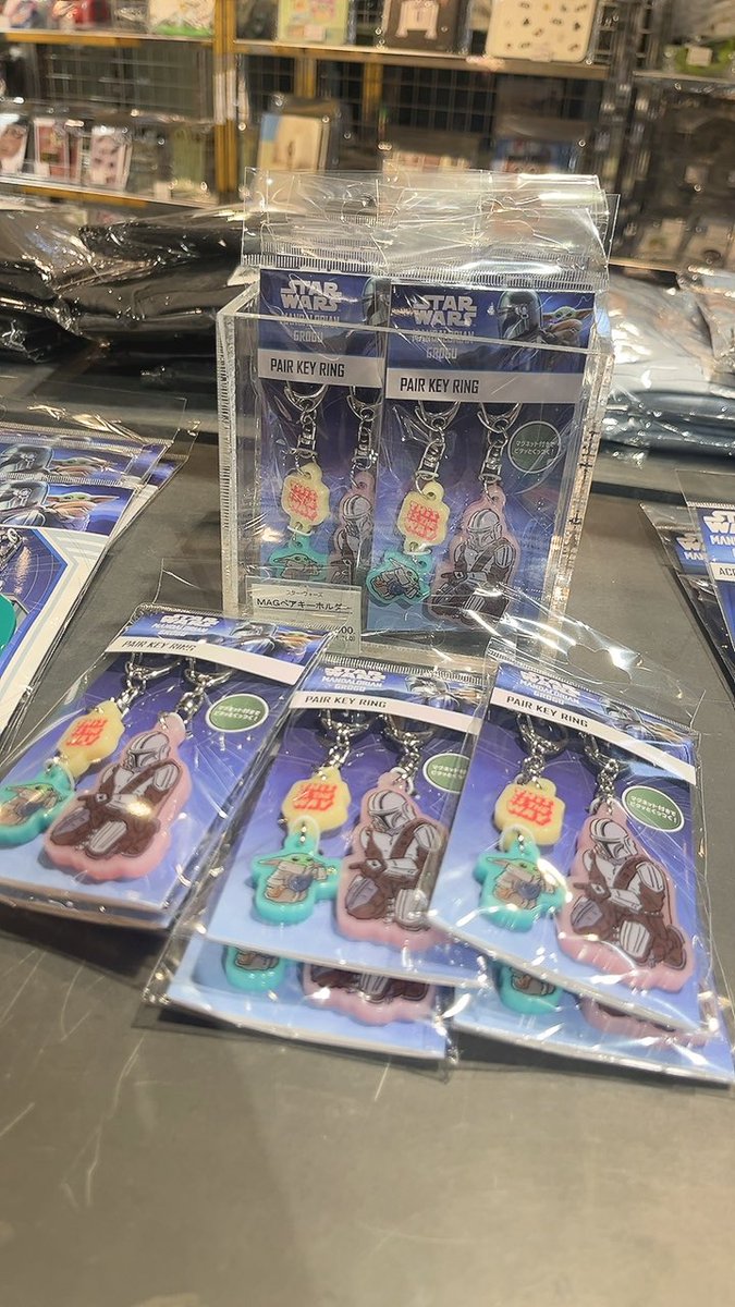 pi_pi_ko's tweet image. 渋谷ロフトで
念願の親子ペアキーホルダーを
ゲットできたよ💚🩶

ディズニーストアでも
買えるようになってるよ✨

#mandalorian #マンダロリアン
#grogu #グローグー