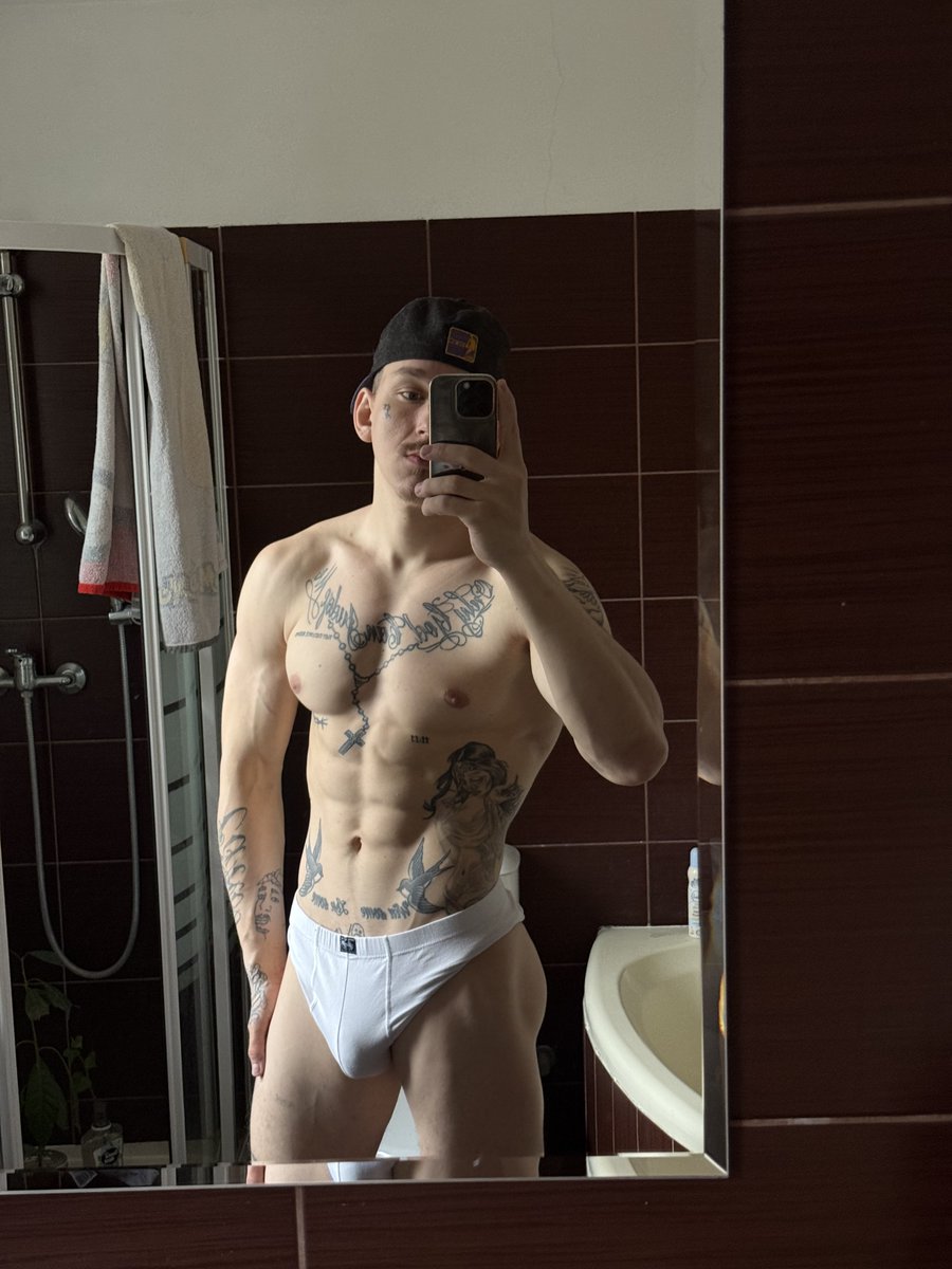 TattedboyFit tweet media