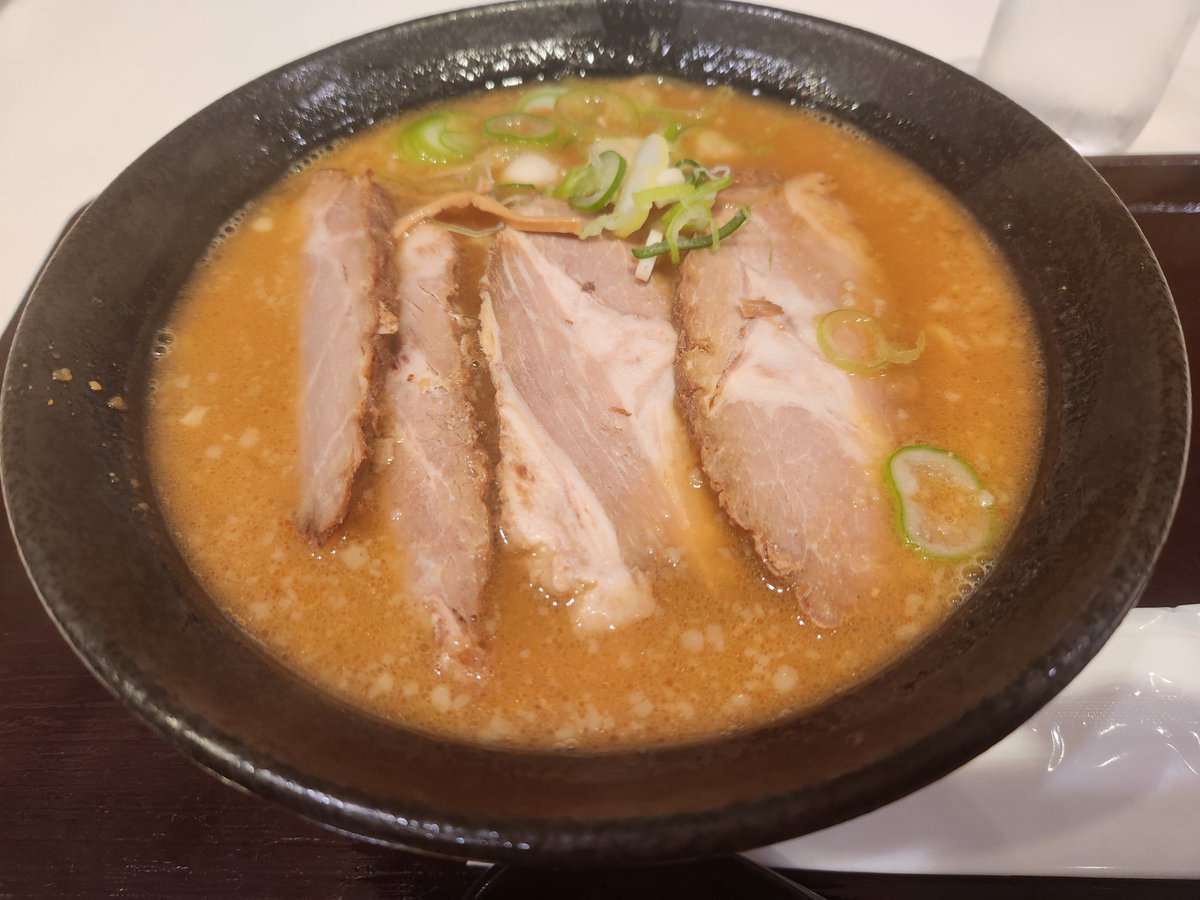 miembe's tweet photo. #阪急うめだ本店 #春の北海道物産大会 へ
今日の晩御飯は #さっぽろラーメン桑名 で #味噌チャーシューラーメン
いただきました https://t.co/04hguWxEpU
