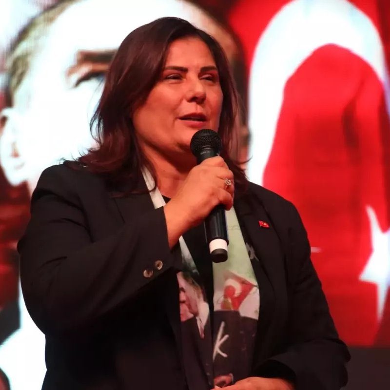 izmirgibiyiz 🇹🇷 tweet media