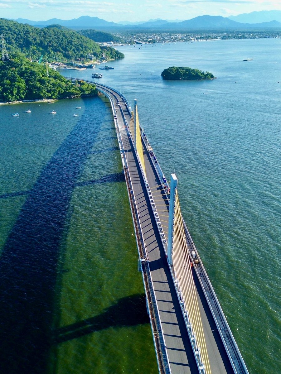 Bom dia, Paraná☀️✨  

A tão esperada Ponte de Guaratuba tá quase pronta! Se liga nessa foto com gostinho de inauguração 📸

No dia 29/4, vamos todos comemorar a inauguração da Ponte de Guaratuba! Contagem regressiva 🤞🏼