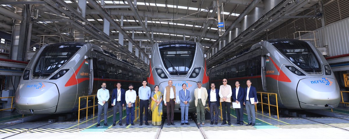 RailAnalysis's tweet image. Dr. P. K. Mishra, Principal Secretary to the Prime Minister, visited the Delhi–Ghaziabad–Meerut Namo Bharat corridor, reviewing its advanced infrastructure, commuter-centric features, and sustainability initiatives. 

Read more...railanalysis.in/rrts/rrts-upda…

#NCRTC #RailAnalysis
