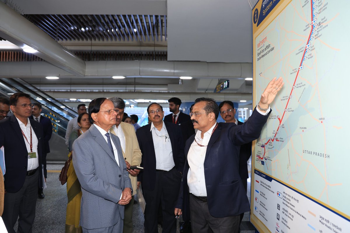 RailAnalysis's tweet image. Dr. P. K. Mishra, Principal Secretary to the Prime Minister, visited the Delhi–Ghaziabad–Meerut Namo Bharat corridor, reviewing its advanced infrastructure, commuter-centric features, and sustainability initiatives. 

Read more...railanalysis.in/rrts/rrts-upda…

#NCRTC #RailAnalysis