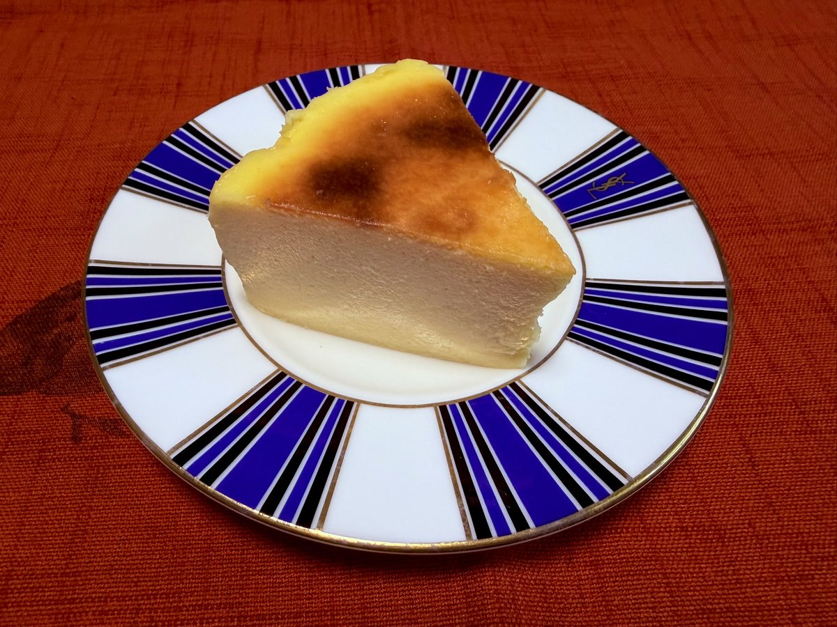 MUKIOJAPAN's tweet image. 本日の体重、腹囲
体重 127.2kg 腹囲 125.3cm

久しぶりにデザートを食べた
チーズケーキをこよなく愛する俺
自分で作った分、美味しさも倍増である
まあ…腹囲も増えてんだけどな…！！

 #ダイエット  #diet  #チーズケーキ  #美味い  #小麦粉入ってないよ  #すまん横写真なしだ