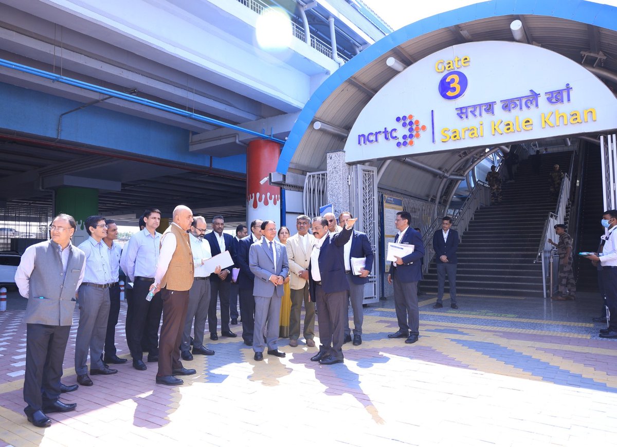 RailAnalysis's tweet image. Dr. P. K. Mishra, Principal Secretary to the Prime Minister, visited the Delhi–Ghaziabad–Meerut Namo Bharat corridor, reviewing its advanced infrastructure, commuter-centric features, and sustainability initiatives. 

Read more...railanalysis.in/rrts/rrts-upda…

#NCRTC #RailAnalysis