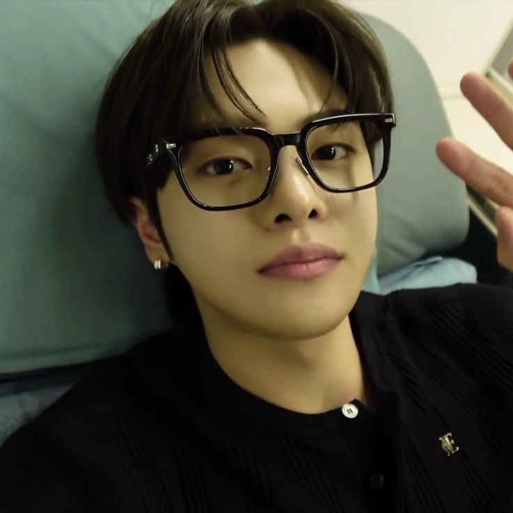 btxtenhatA's tweet photo. daddy leo you're the best leader. DON'T ever doubt that
#ProudOfLeaderLeo
#리오야자랑스러워
#LeoBestLeader
#리오가최고야 https://t.co/6L4pkp0TNN