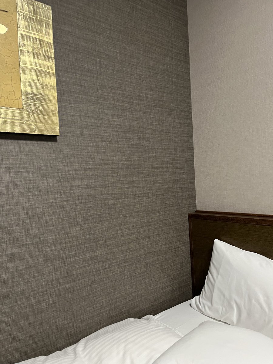 角煮定食と本マグロの刺身激うまいそして宿につきました 