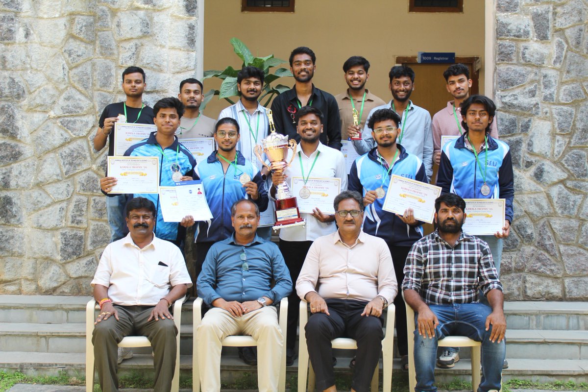 SR University tweet media