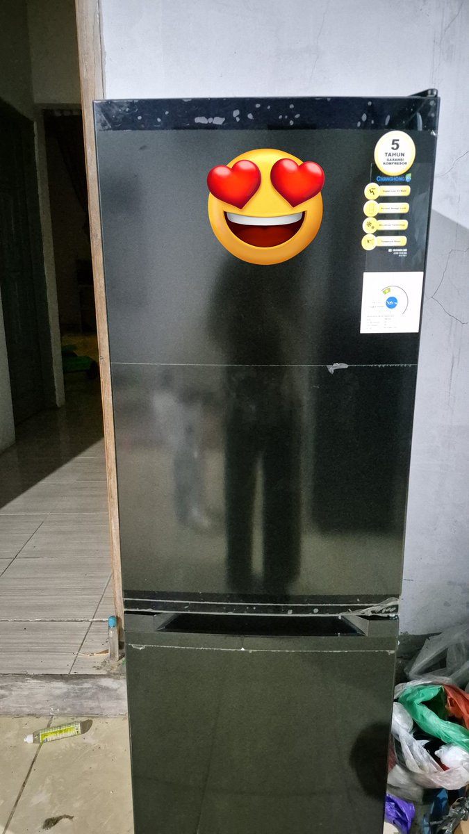 Murah meriah. 2,2jt uda dapet kulkas 2 pintu. Mana freezernya gede lagi dibawah..
s.shopee.co.id/7Ksvpusoy4