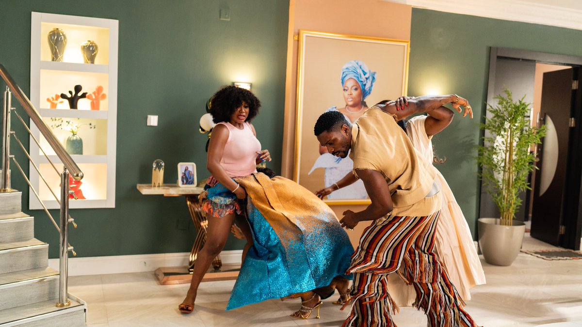 funkeakindele's tweet image. Fight for survival in the Fernandez home. Adewale had to stand up to Adetutu, and this time it was all for the TRUTH! 
What really happened BEHIND THE SCENES? 
#Behind the Scenes, Still streaming on #Netflix and #KavaTV.

#BehindTheScenes
#AfunkeAkindeleNetworkProduction
