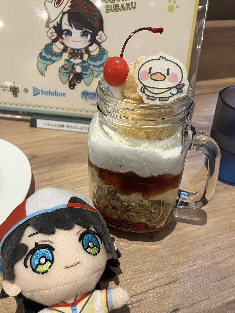 Pirataros's tweet photo. 昼間、推し事でカプコンカフェ行ってきた‼︎
アヒージョのブロッコリーが柔らかくて美味っ‼︎てなった( ◜௰◝ )
パフェという甘さ爆弾を久しぶりに食べたよ(ペロリ
#ホロライブとオトモ https://t.co/lRTNb9otXq