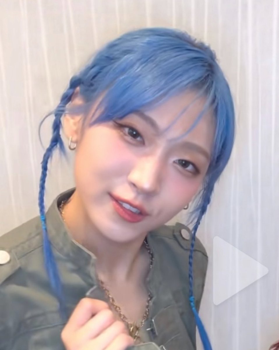 HANA__s2__chan's tweet photo. HANAちゃんのまだまだ消化できないよシリーズ〜JISOO編〜（エッ） https://t.co/hpvGGGw3m2