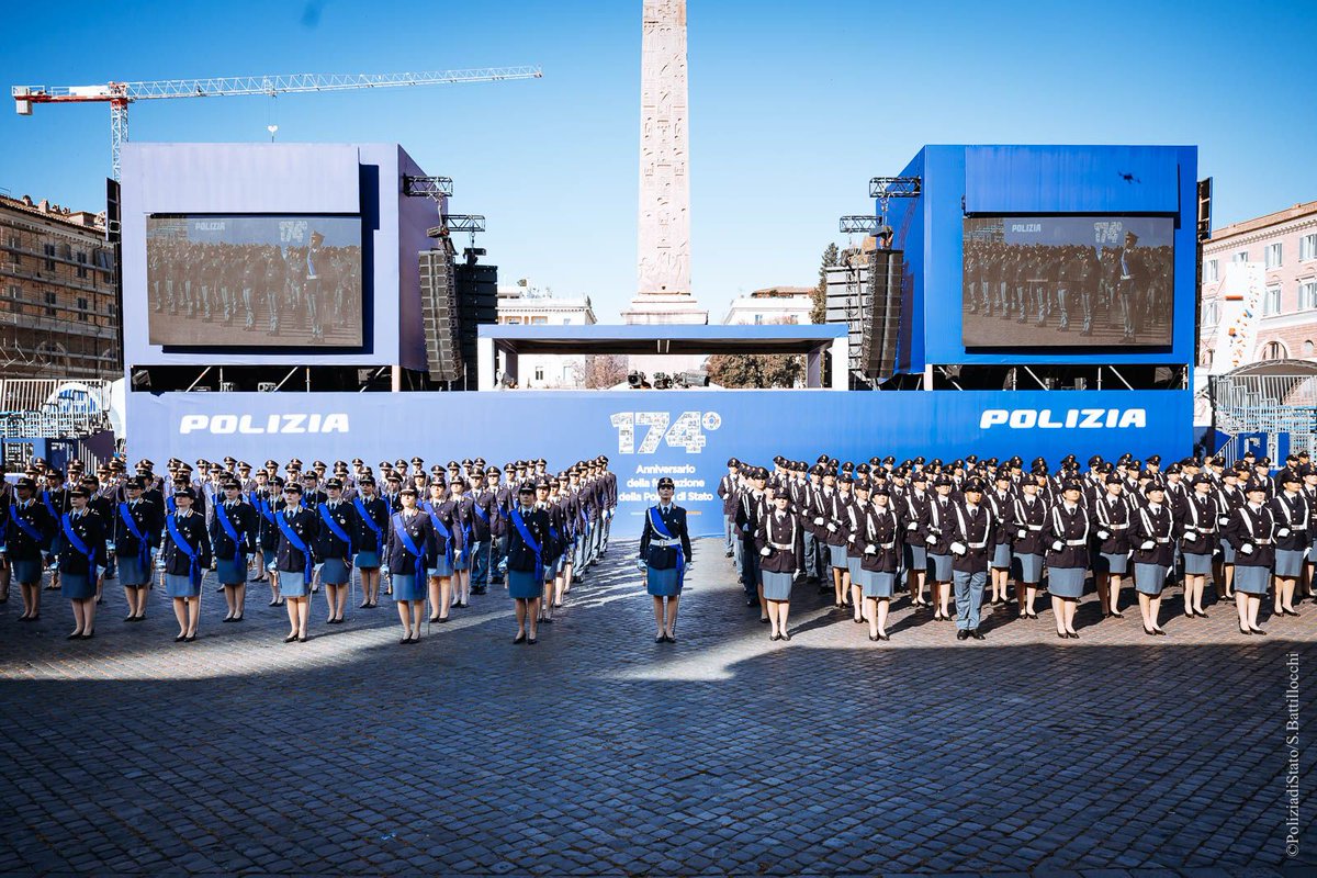 AlessGiuli's tweet photo. In occasione del 174° anniversario della fondazione della @poliziadistato, celebriamo un’Istituzione che guarda con determinazione al futuro senza dimenticare il sacrificio di quanti hanno dato la propria vita per la difesa dei valori fondanti della nostra Repubblica. https://t.co/z3L9SXJghM