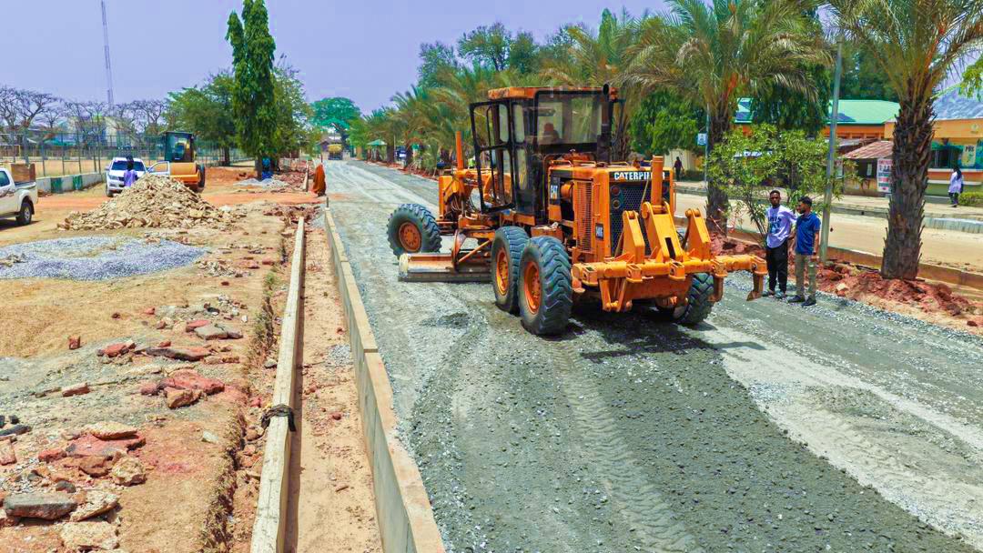 KADRA_kdsg's tweet photo. *STONE BASE LAYING IN PROGRESS AT ABU ZARIA*

Work is steadily progressing on the reconstruction of internal roads at Ahmadu Bello University, Zaria, with stone base laying currently ongoing across key sections of the campus. https://t.co/cXMFGMiMIG