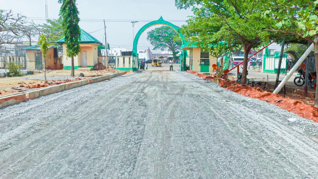 KADRA_kdsg's tweet photo. *STONE BASE LAYING IN PROGRESS AT ABU ZARIA*

Work is steadily progressing on the reconstruction of internal roads at Ahmadu Bello University, Zaria, with stone base laying currently ongoing across key sections of the campus. https://t.co/cXMFGMiMIG