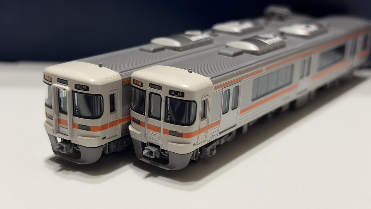 E233_15's tweet image. 今日の購入品！
ぼち横浜及びimon横浜にて

KATO
313系5000番台 新快速 基本・増結セット 新ロット

基本はimon横浜にて
増結はぽち横浜にて購入！

313系の中で5000番台は別格ですよね笑
0番台のお供に購入(^^)

あとE233系のアンテナパーツと313系電連も購入！

#鉄道模型
#buynow