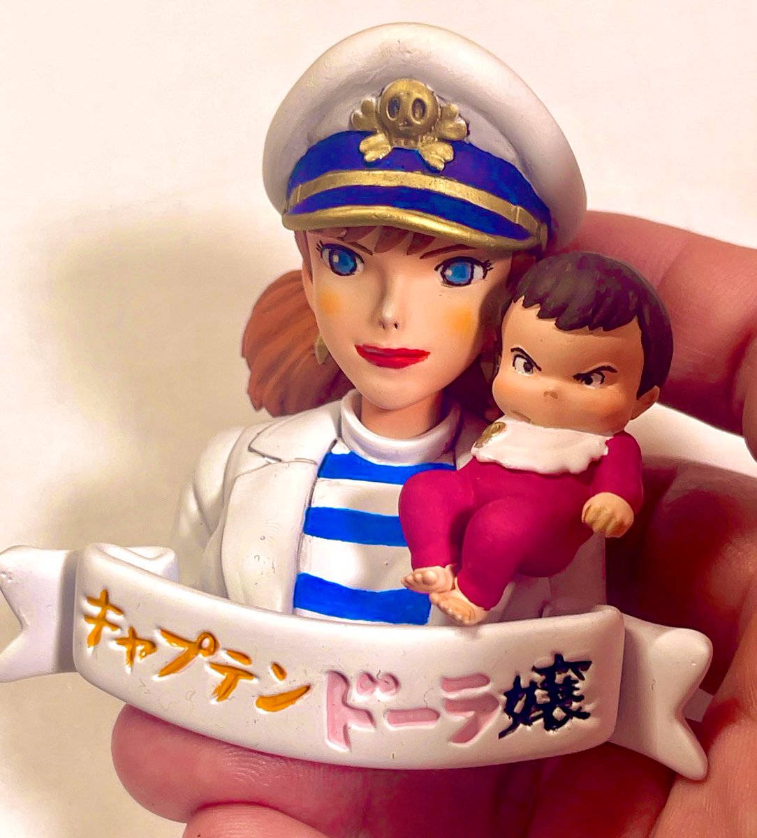 キャプテンドーラ嬢　自作フィギュア完成

劇中の18歳の肖像画は有名ですが、この姿はそこから少し時が経ち、シャルル（？）を抱いた20〜21歳頃の姿かなと想像が膨らみます👶アマゾネス号を自作するというメカ好きさんがいましたらコラボしましょう⚓️
＃ドーラ #ファンメイド
＃LAPUTA
