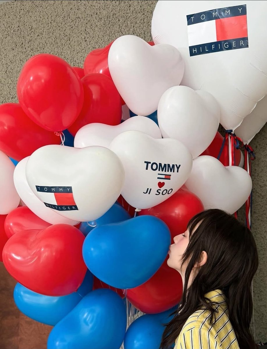 FOREVER KIM JISOO tweet media