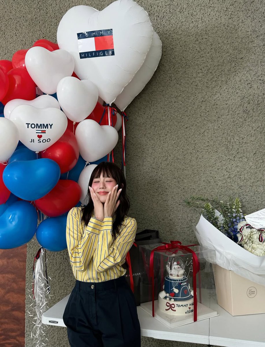 FOREVER KIM JISOO tweet media