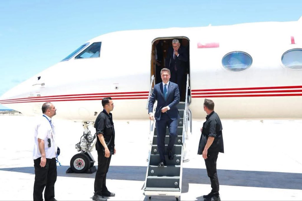 MMSomalitv's tweet image. Officials of the #Turkish government, including Turkey’s Petroleum Minister, arrived in Mogadishu to attend the welcome ceremony for #Somalia’s oil-exploration ship.