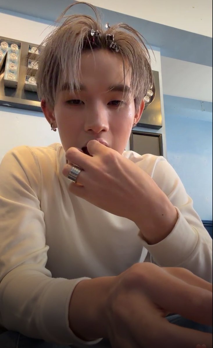 NUTHONG FAMILY TH tweet media