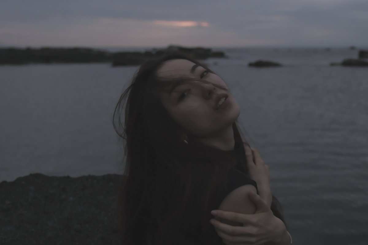 『薄明の海に触れる』

model：有栖悠　<a href="/arisu_yade01/">有栖悠</a>