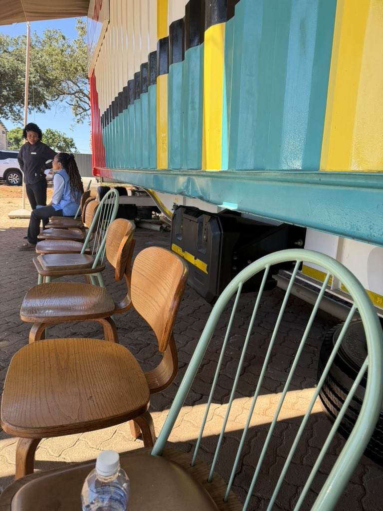 Shoe DOG tweet media