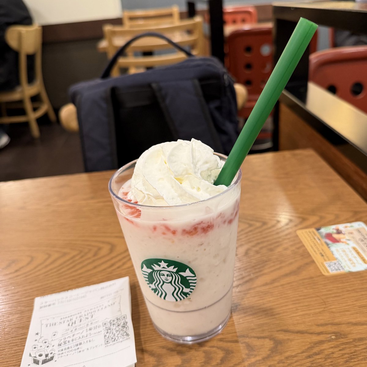 HotelJapanese's tweet image. いつもは 珈琲かラテですが
スターフラペチーノクエスト
スタンプラリーのため 

THE フラペチーノ®of
フルーツ-オン-トップ-ヨーグルト with
クラッシュナッツ

#Starbucks
#スターバックス
#スターフラペチーノクエスト