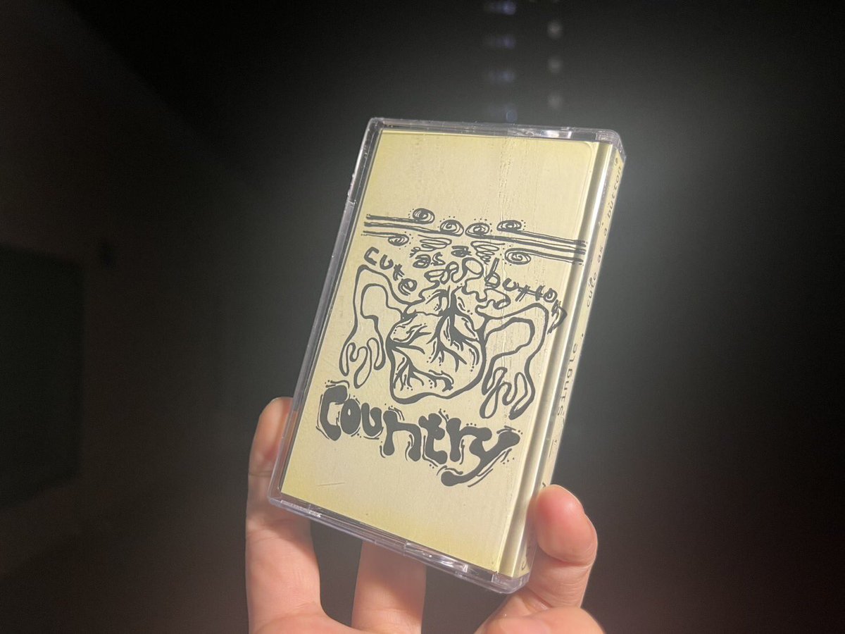 ezocute_'s tweet photo. 2026.4.11 release

Country - Single (cassette)

https://t.co/ESkNsWdlxK
https://t.co/ONUGxZFept the blink
3.Praise

明日持っていきます！！
サブスクの2曲に加えまだライブでもやっていない新曲1曲追加してます！
こちらも是非是非よろしくお願いします😭 https://t.co/cyggD1Xgnd