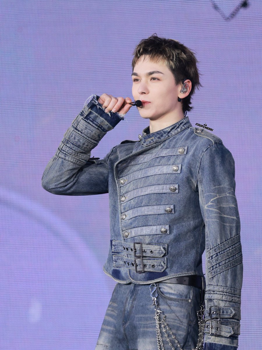 하늘을 지배하는 고잉블루 tweet media