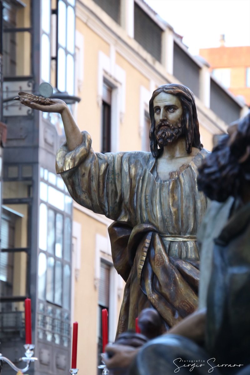 CSagradaCena's tweet photo. Hace una semana vivimos el Jueves Santo intensamente, celebrando la Institución de la Eucaristía, uno de los momentos más profundos y significativos. Todo estaba listo para nuestra procesión de regla: el esfuerzo de meses se hizo realidad. https://t.co/0hsXpd4cdV