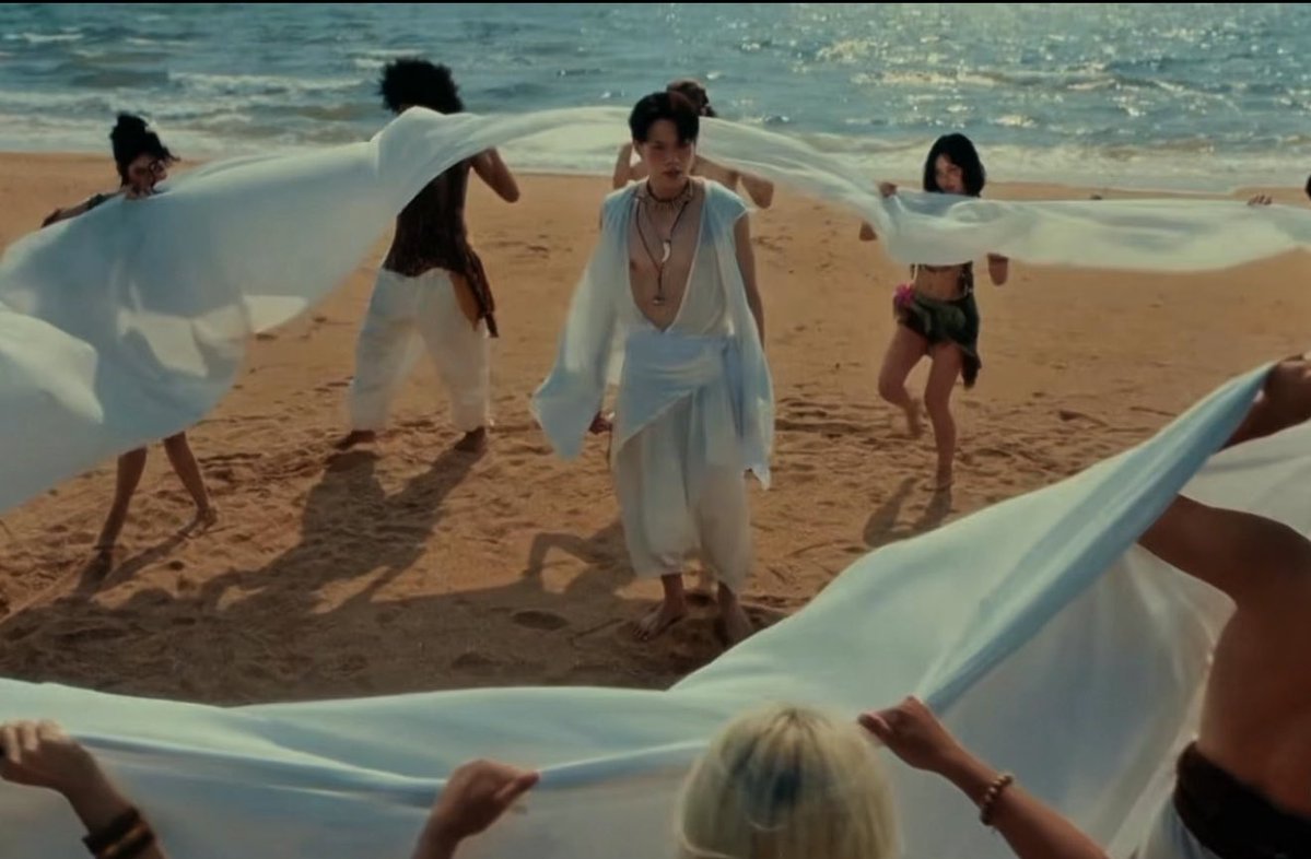 p ε η g u ï η 🐧ɞ ᰔᩚ tweet media