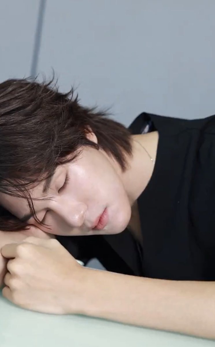 tear ᡣ𐭩ྀིྀི tweet media