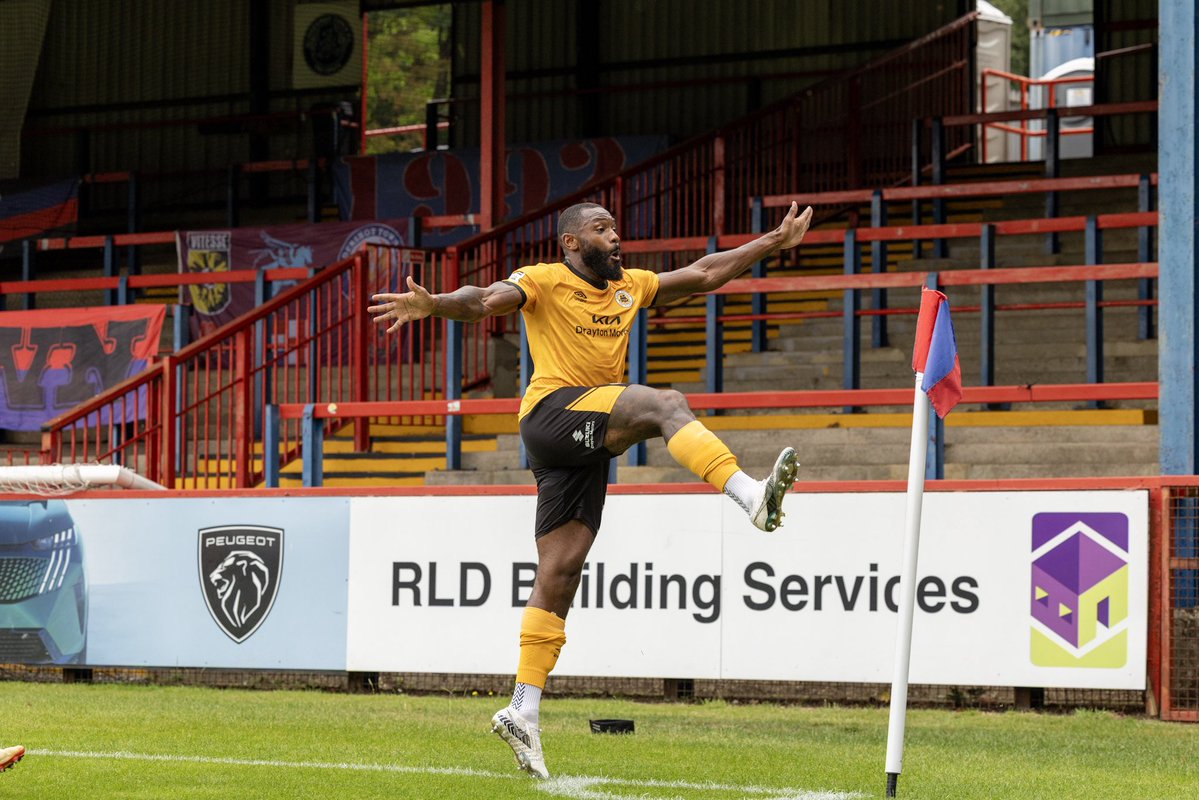 Christian James tweet media