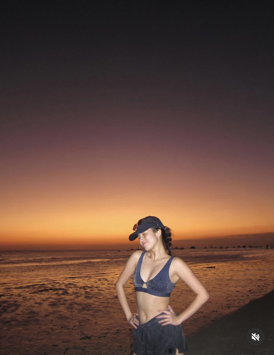 Omg your so hot Ms. Belinda Marie ! 

#BelleMariano