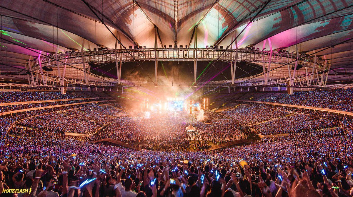 forumcoldplay's tweet photo. 🗓️| Há 10 anos, Coldplay se apresentava no Maracanã com ‘A Head Full of Dreams Tour’!
#ColdplayRio 🇧🇷 • 10/4/2016 https://t.co/tX1YkA6Tj3