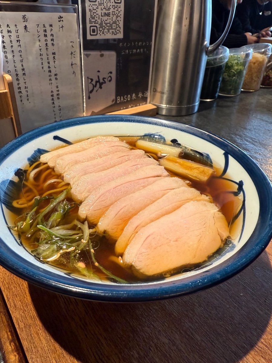 今日はまるで
アイドル音楽フェス級の
わくわくを店で🎤✨
塩鴨のつけSOBA肉増し
鴨南蛮SOBA肉増し
卵天ぷら飯に
瓶コーラまで🥢🥚
推しの一杯、
今日はどれにします？😊