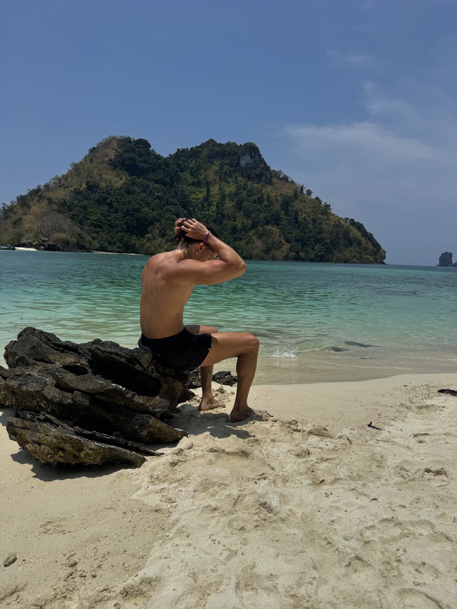 Leon S Kennedy tweet media