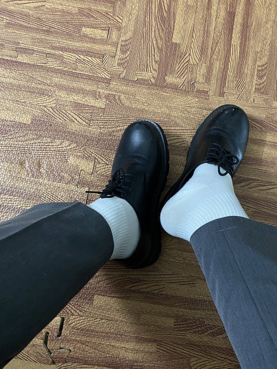 Hà Nội thời tiết nóng này đi giày bí bách hôi rình 🥵