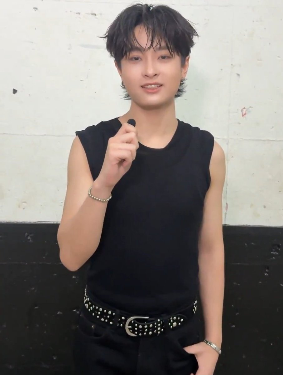 _thanutrot's tweet image. hmmm👀

#theewave
#ท่านโปรดคลื่น