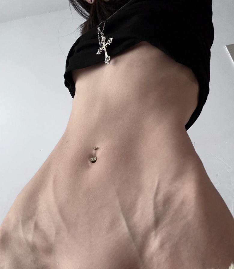 六花だよ tweet media