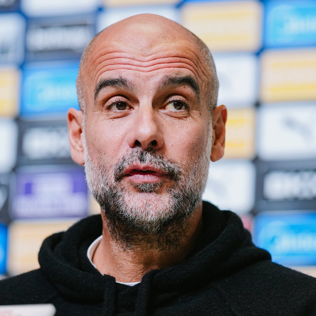 City_hq's tweet image. 🚨 𝗕𝗥𝗘𝗔𝗞𝗜𝗡𝗚: Ruben Dias is ruled OUT for #ManCity against Chelsea. 🚫

Pep Guardiola says there isn’t a time-frame for his return right now. 🗣️