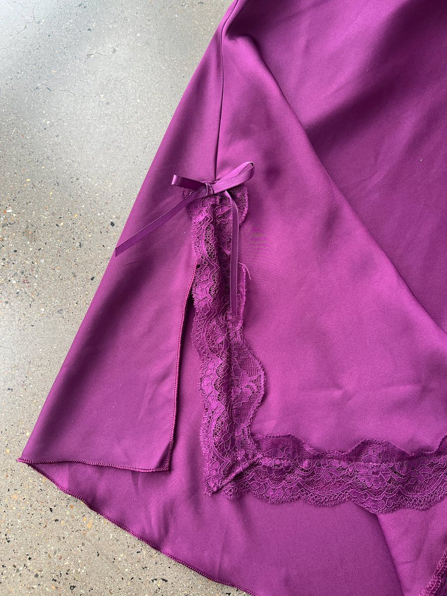 红底日记 tweet media