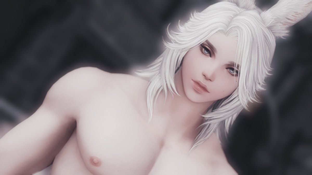✦ Ghost tweet media