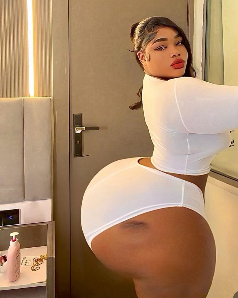 Queen Leashie 🏵️. tweet media