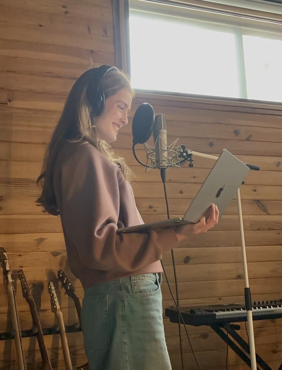 au_ovillo's tweet photo. AU OVILLO 🎶🧶 | Acordes Rotos 

Dónde Olivia apuesta por su pop-jazz y sana heridas, pero tres años después de OT su proyecto aún no despega.

O

Dónde Crespo se convirtió en un producto para adolescentes, pero tres años después su fama tambalea y el vacío lo persigue. https://t.co/aVuWKr0Xg7